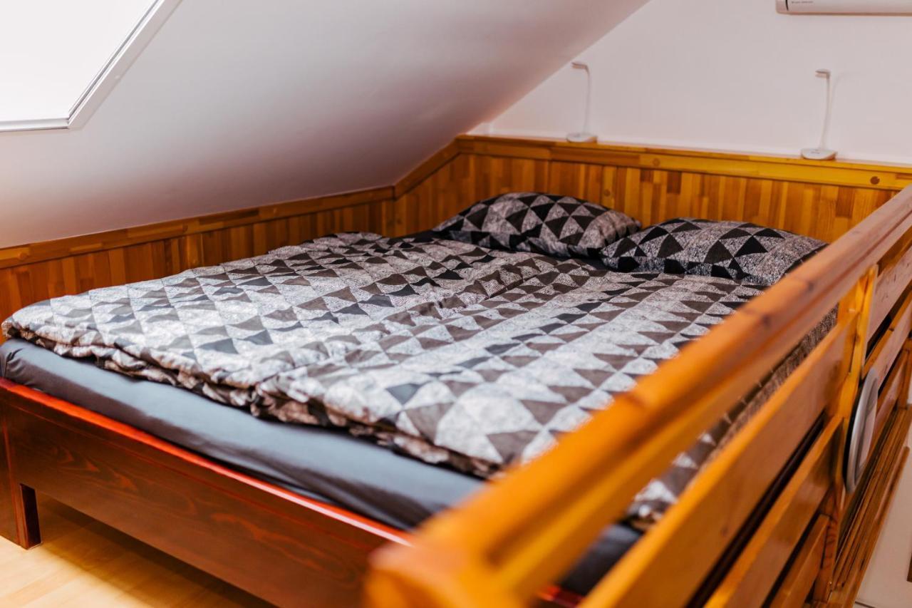 Niki Apartman Gyula Exteriör bild