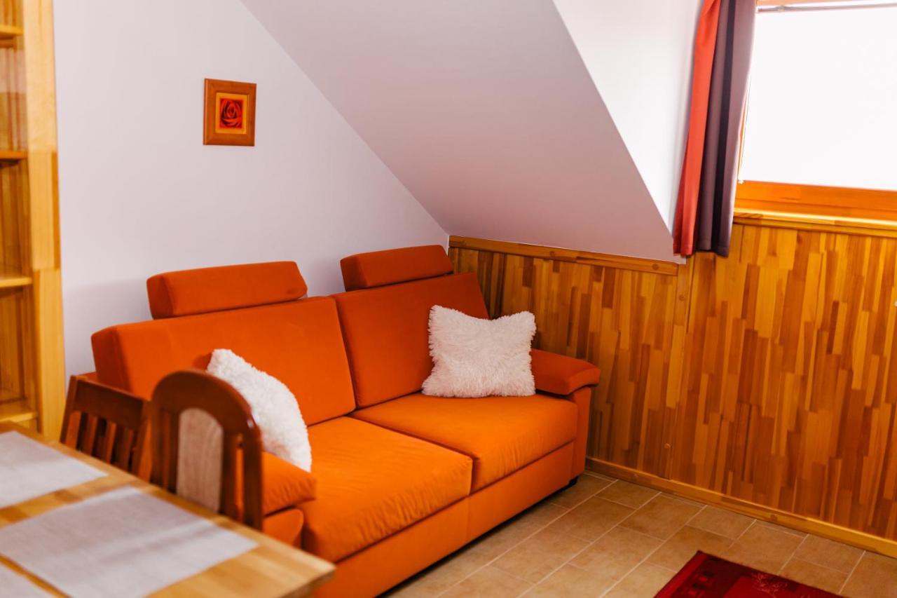 Niki Apartman Gyula Exteriör bild
