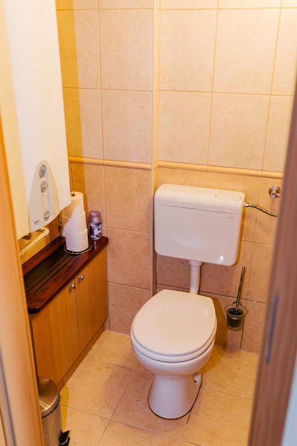 Niki Apartman Gyula Exteriör bild