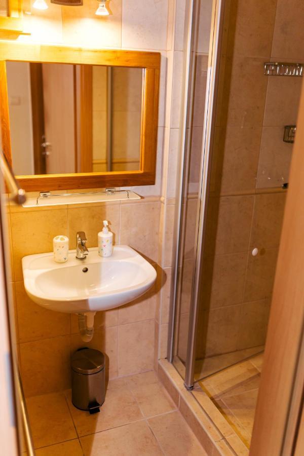 Niki Apartman Gyula Exteriör bild